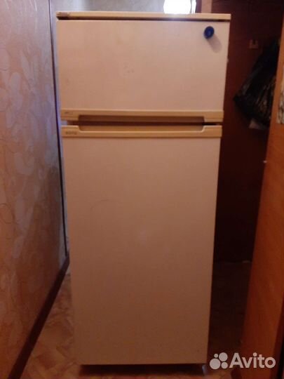 Холодильник на запчасти,в не рабочем состоянии