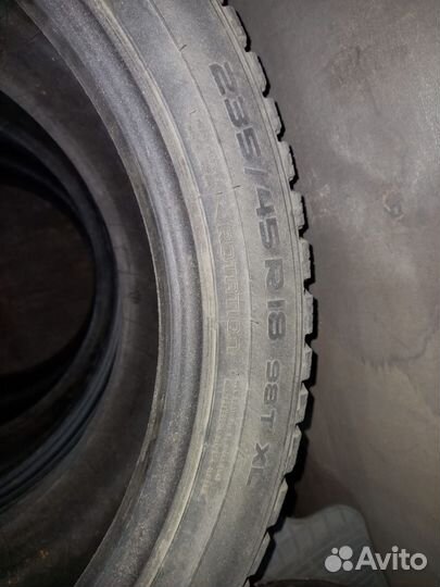 Nokian Tyres Hakkapeliitta 8 235/45 R18 98T