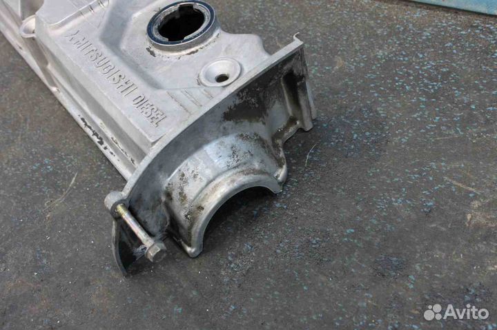 Крышка головки блока цилиндра Mitsubishi Chariot