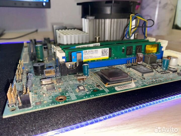 Материнская плата 775