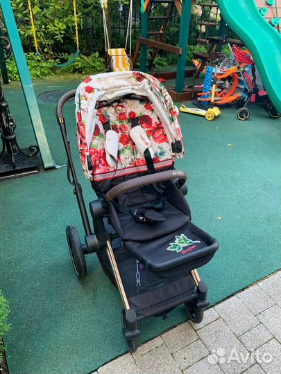 Коляска cybex Priam 4 3 в 1 Spring Blossom Light