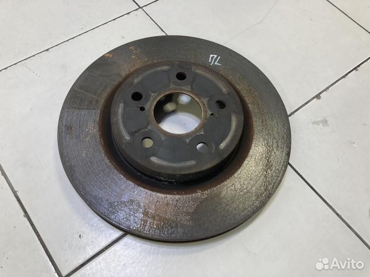 Диск тормозной передний Toyota Camry XV70 70