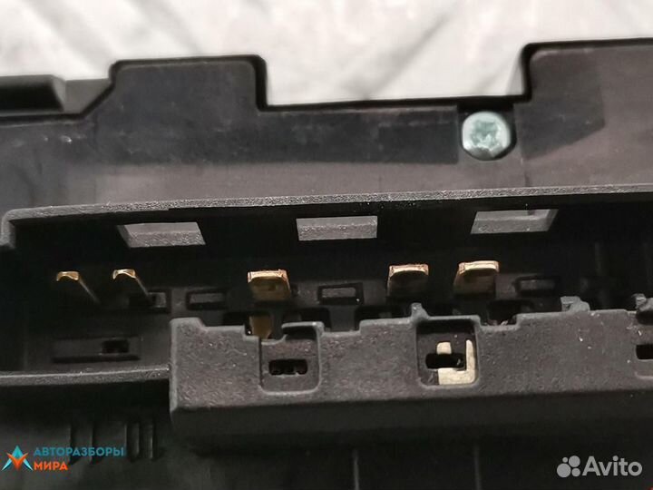 Кнопка аварийной сигнализации Mercedes-Benz