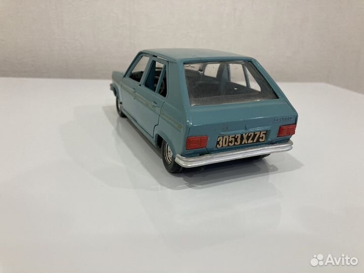 Модель автомобиля Пежо 104