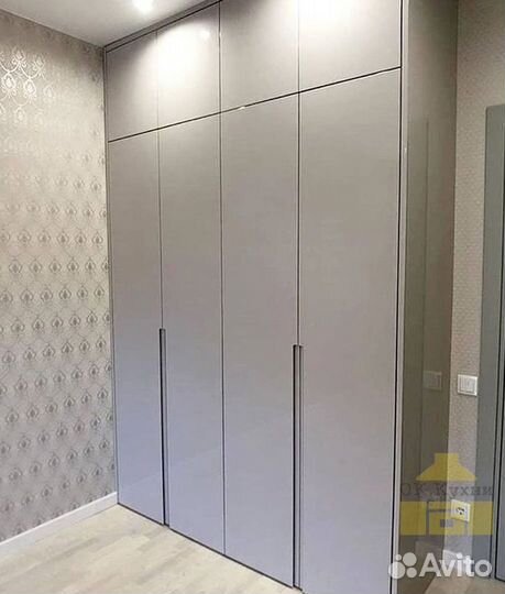 Распашной шкаф