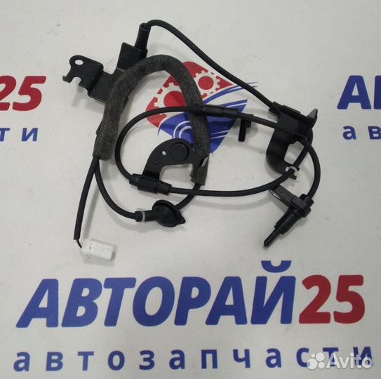 Датчик ABS задний левый Toyota Rav4 Denso