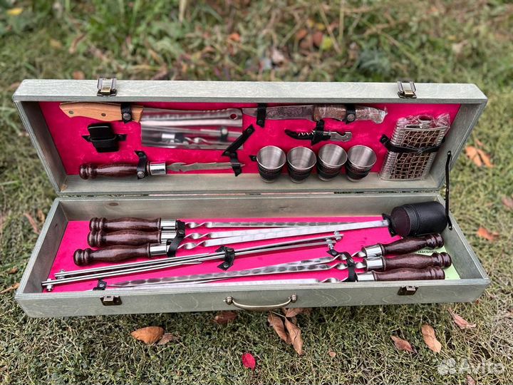 Шашлычный набор в деревянном чемодане № 8
