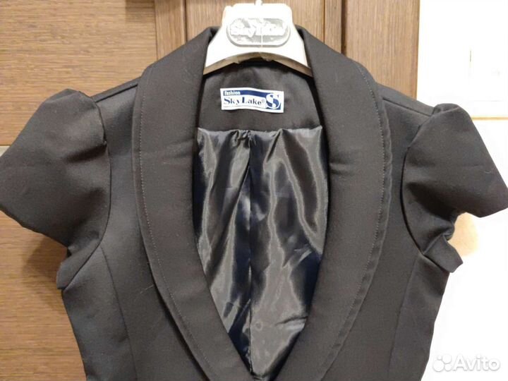 Жилет новый школьный