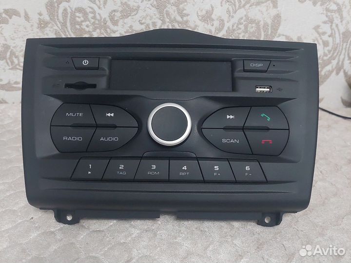 Штатный магнитофон granta