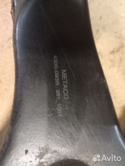 Правый рычаг carisma