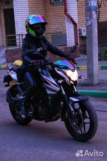 Bajaj pulsar 200 NS