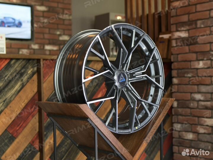 Литые диски WheeLegend R18 для Skoda. Рассрочка