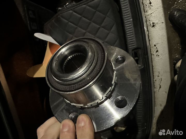 Ступица передняя в сборе на volkswagen polo