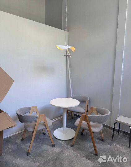 Стул деревянный в мягкой обивке