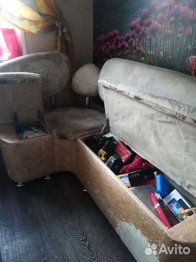 Продам диван кухонный