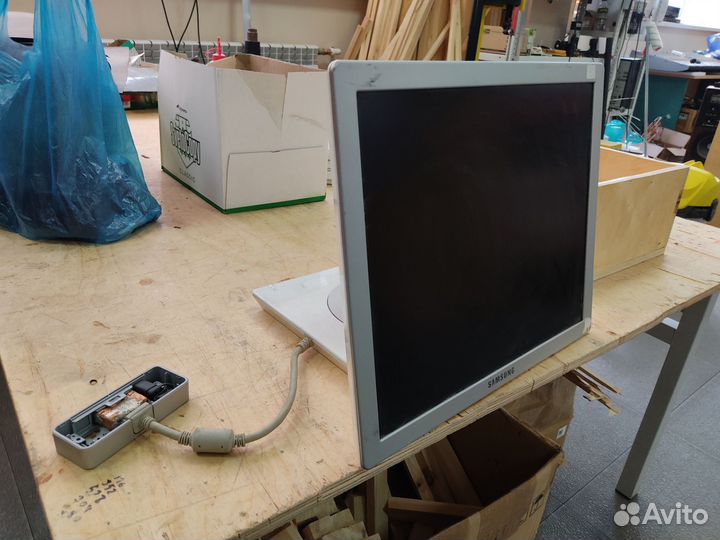 Монитор Samsung SM770p