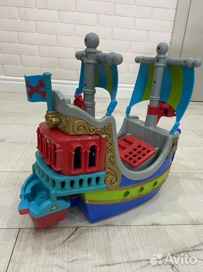 Игрушки ELC (пиратский корабль, плеер, др)