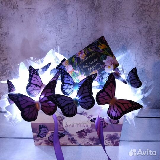 Букет из бабочек в коробке