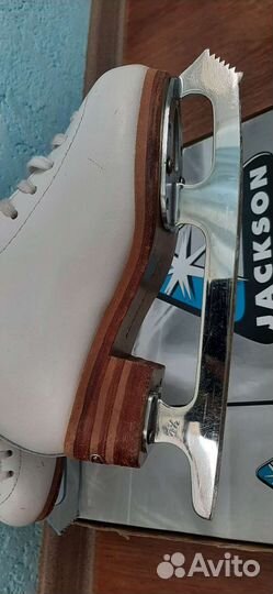 Фигурные коньки jackson elle
