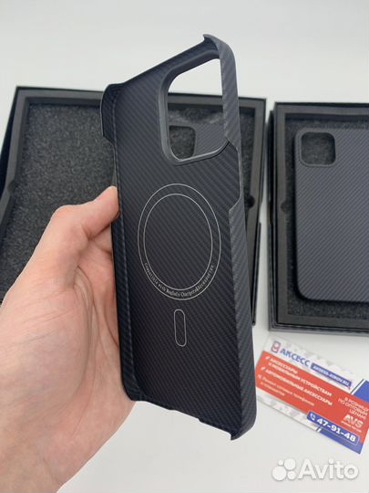 Карбоновый чехол для iPhone