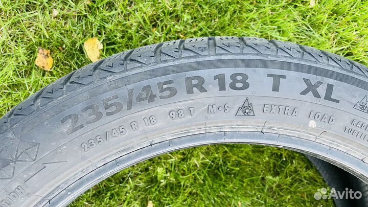 Continental ContiVikingContact 7 235/45 R18 98T