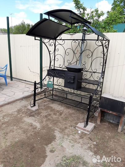Мангал с крышей