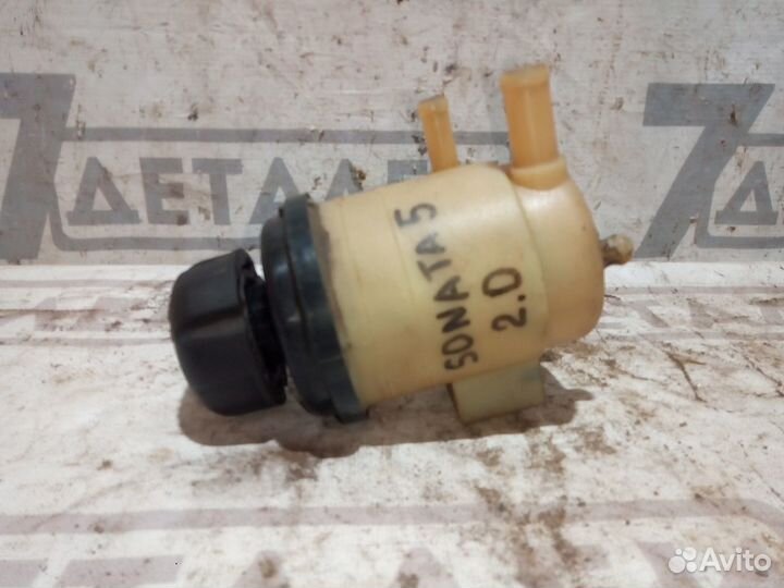 Бачок гура Hyundai Sonata 5 2.0