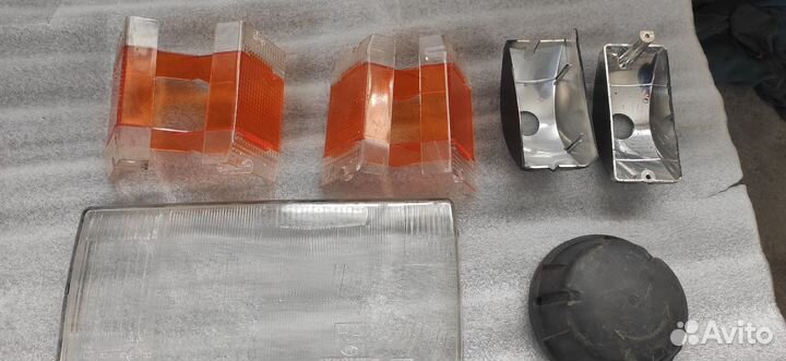 Стекло, крышка фары, поворотники и светоотражатели