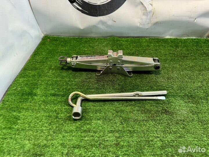 Домкрат Honda Fit GK3 L13B 2014