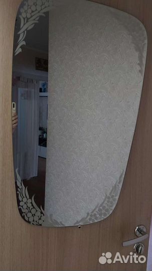 Зеркало настенное