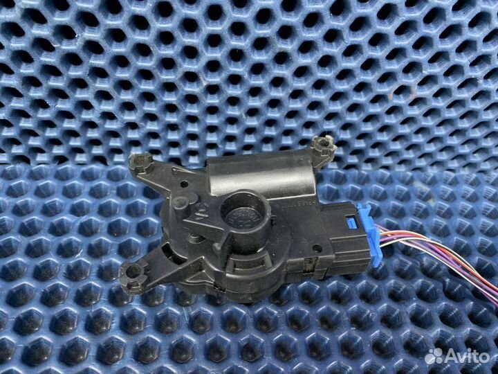 Сервопривод заслонки печки Touareg GP Туарег BLE