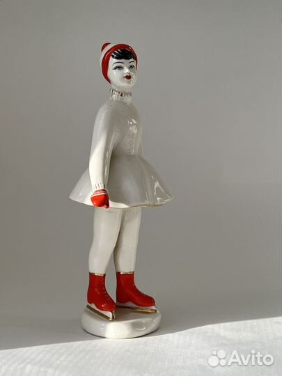 Статуэтка На катке Фигуристка