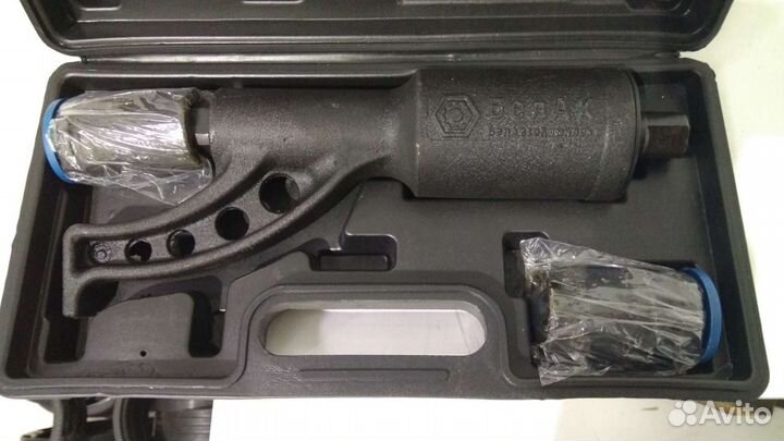 Гайковёрт с головками 32, 33