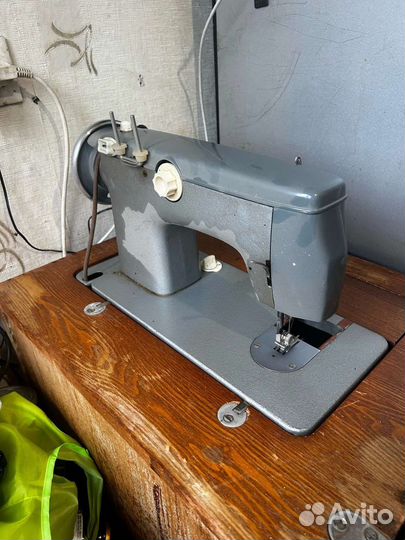 Швейная машина бу