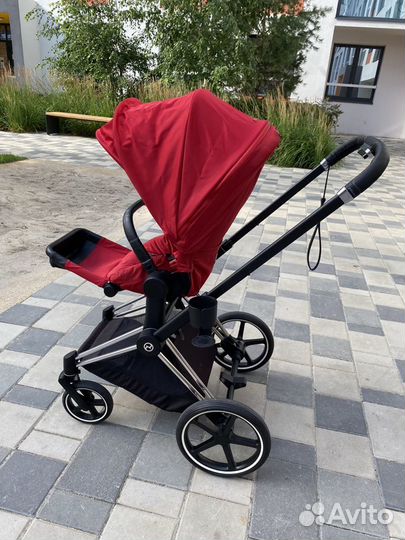 Коляска Cybex Priam III 3 в 1 (цвет True red)