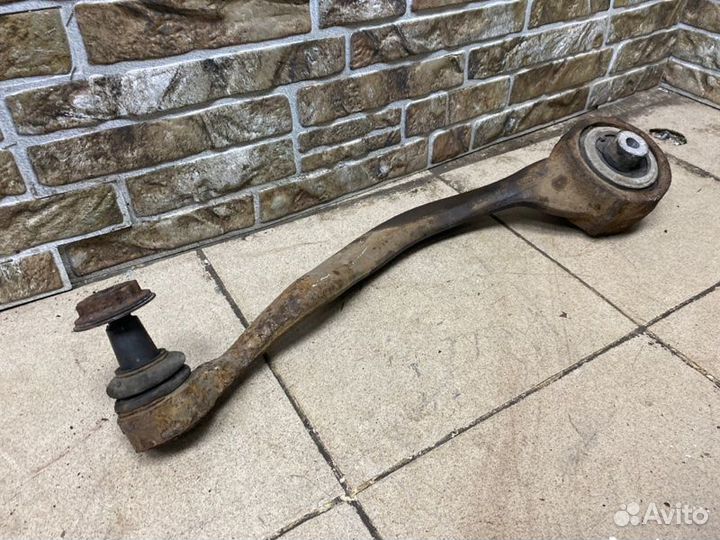 Рычаг подвески нижний передний левый Land Rover