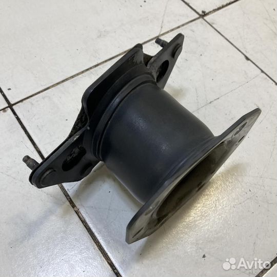 Кронштейн заднего бампера правый Infiniti M M25 M3