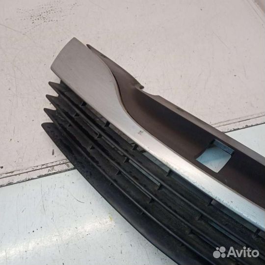 Решетка радиатора Renault Laguna 2 2004 8200390126