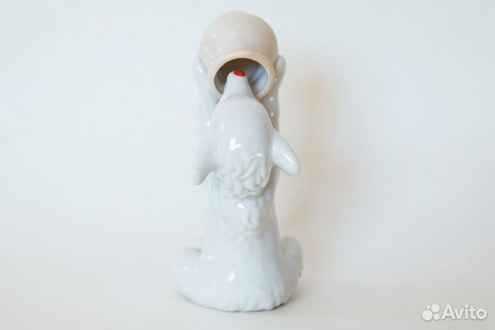 Мишка с крынкой