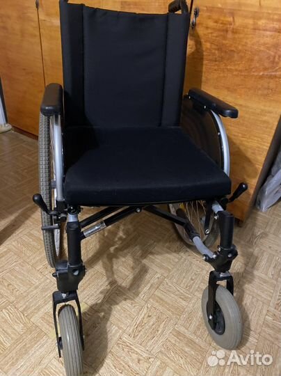 Инвалидное кресло