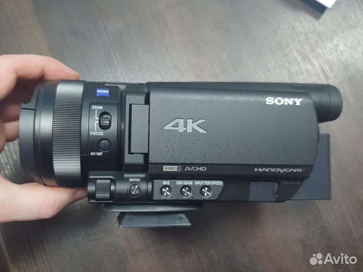 Видеокамера Sony FDR-AX 700 в центре Сочи