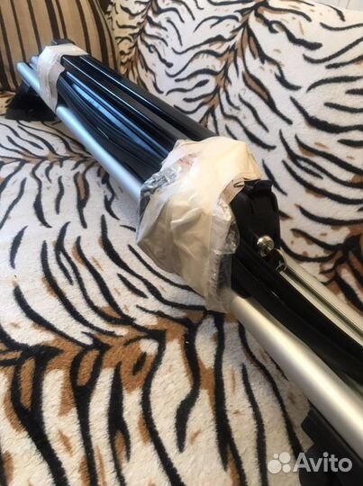 Багажник на крышу LUX и прищепка amos SkiLock-5