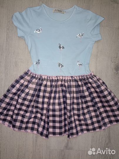 Продам 2 платья на девочку 5-6 лет