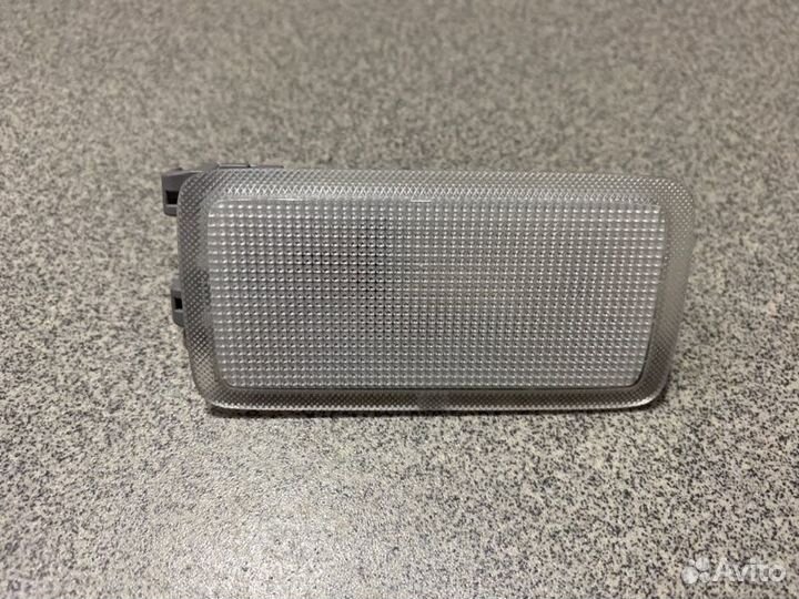 Светильник салона передний Toyota Harrier