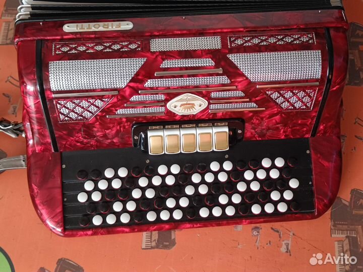 Баян firotti пятирядный в футляре