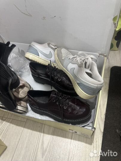 Кроссовки женские