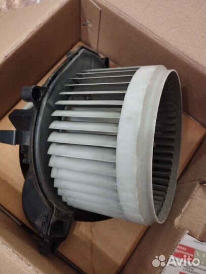 Моторчик отопителя Citroen Berlingo B9/ Peugeot