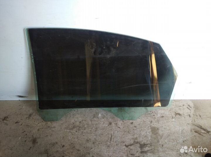 Стекло заднее правое Volvo S40 2004-2012