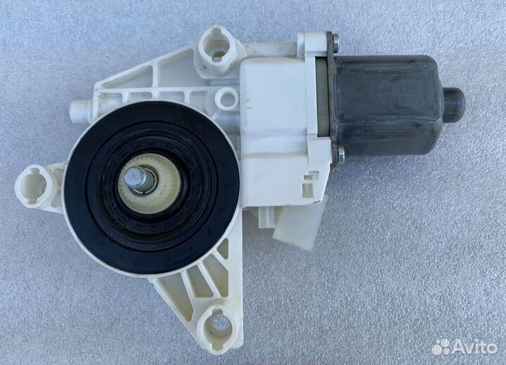 Моторчик стеклоподъемника Mercedes W166 X166