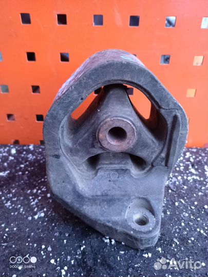 Опора подушка двс Honda cr-v rd6